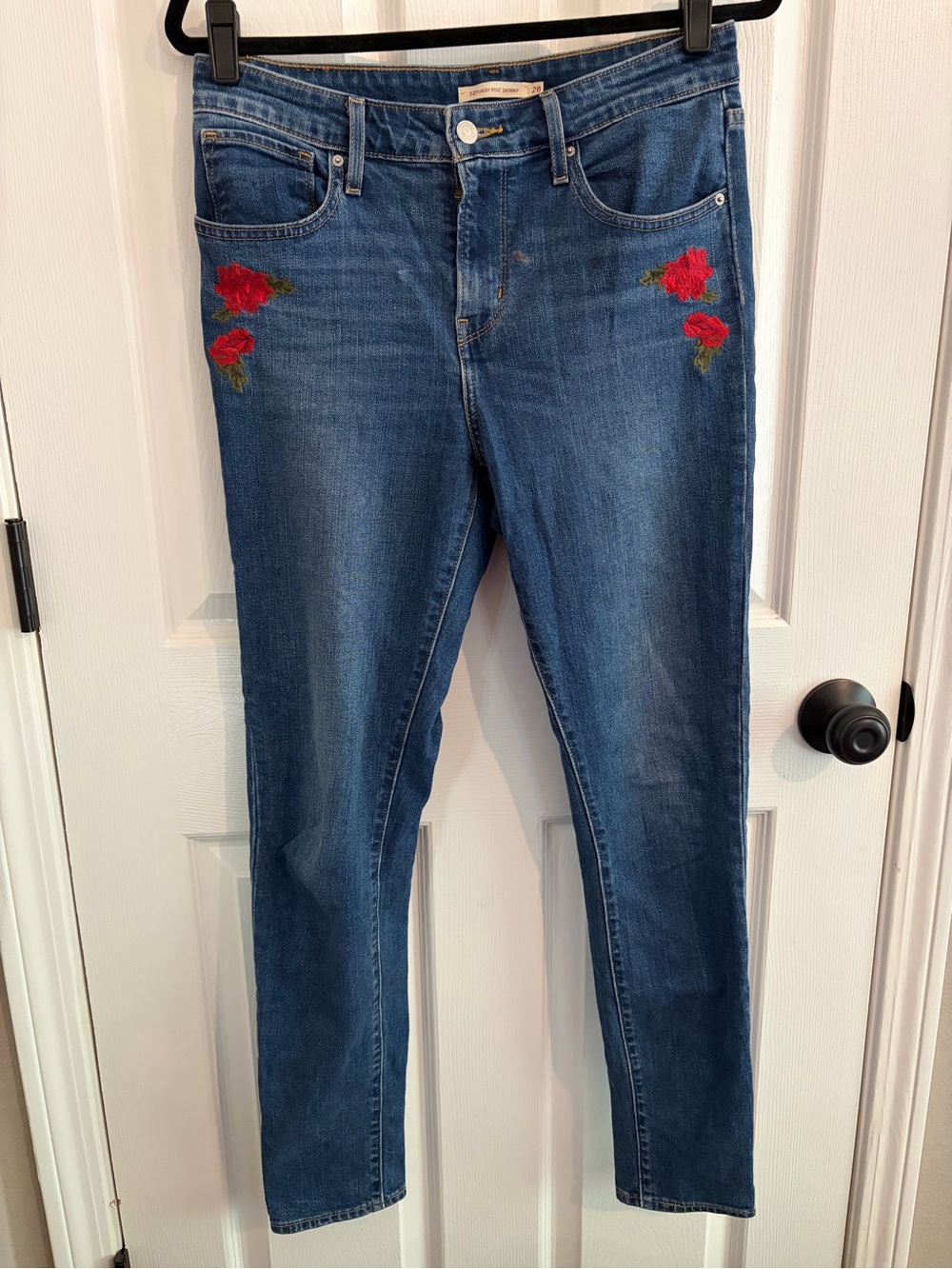 Levis 721 High Rise Skinny Jeans with Red Rose Embroidery - Size 28